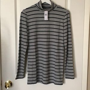 Lou and grey mock neck top